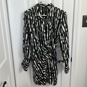 House of Harlow 1960 medium collared wrap dress. Pristine condition, worn once.
